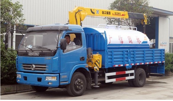 多功能隨車(chē)吊帶灑水圖片