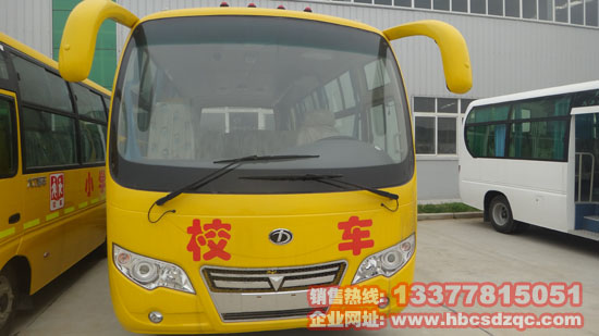 小學(xué)生、幼兒園校車圖片