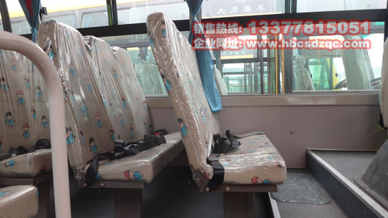 小學(xué)生、幼兒園校車圖片