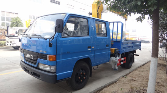 藍(lán)牌隨車(chē)吊