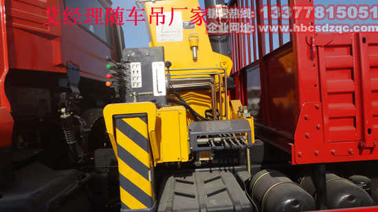 天龍貨車(chē)帶吊